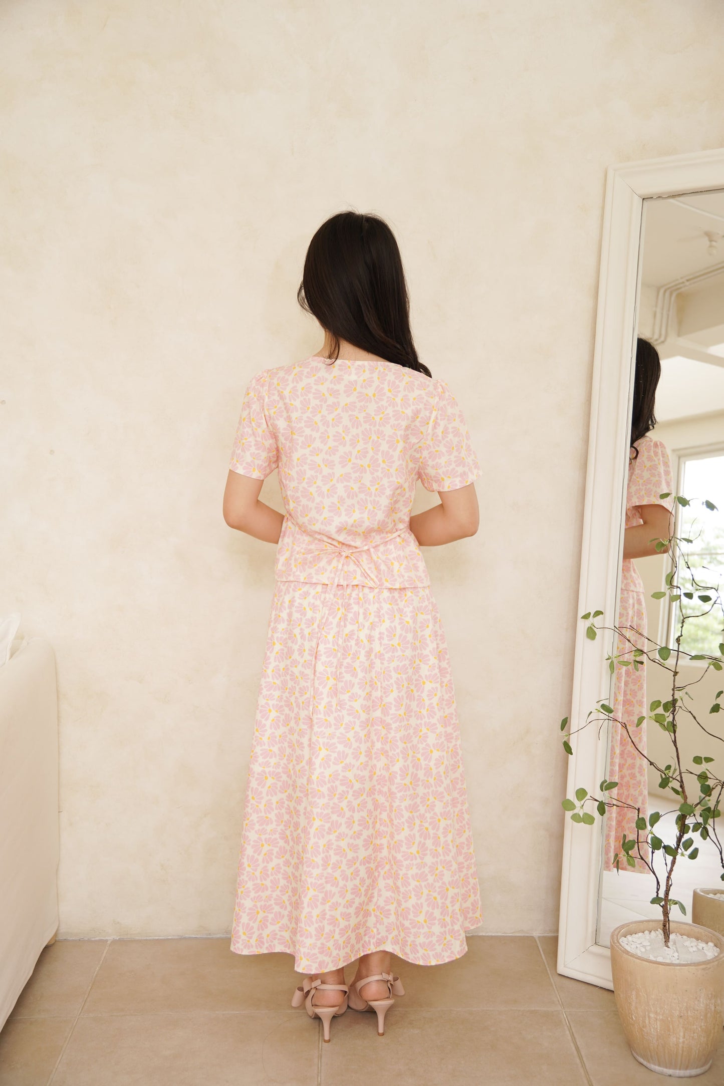 Petal Pearl Hill Top